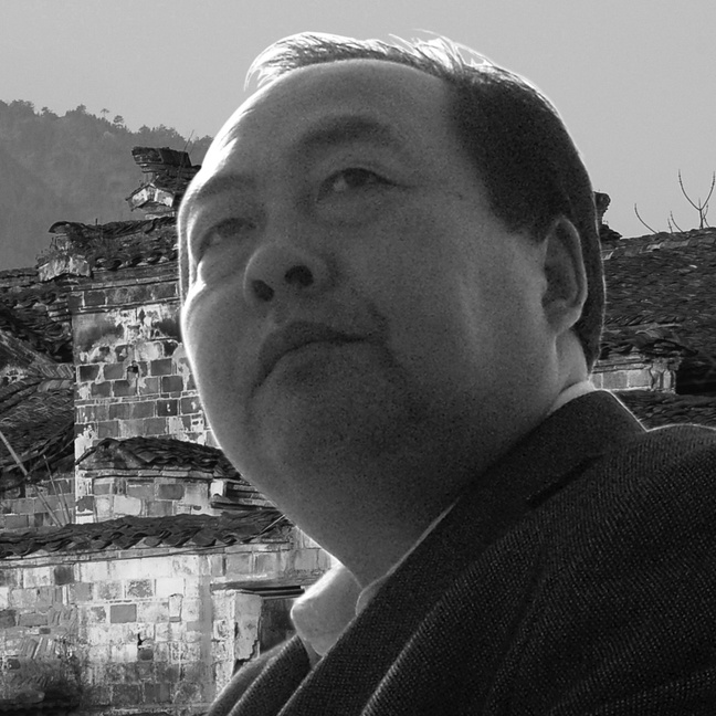 何彦超.jpg 何彦超.jpg